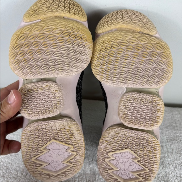 Nike Lebron XV Pride of Ohio Sneakers Youth 4.5 Unisex‎ Athletic Basketball - Picture 3 of 9